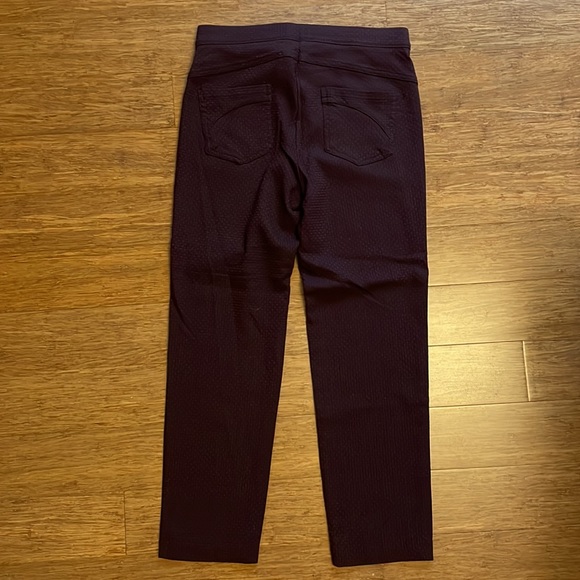 Like new! Burgundy pattern stretch capris. Worn once or twice! - Picture 2 of 4